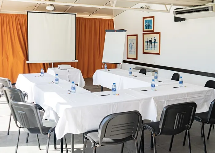 Salle de réunion de l'hôtel